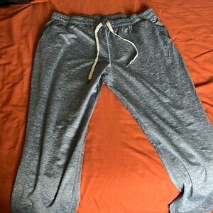 Kirkland Women’s Light Blue Light Weight Joggers Size L.